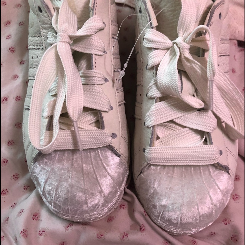 Shoes - Picture 6 of 6